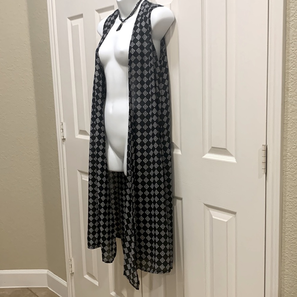 LuLaRoe “Joy” Cardigan ❤️New Listing❤️ - Picture 6 of 8